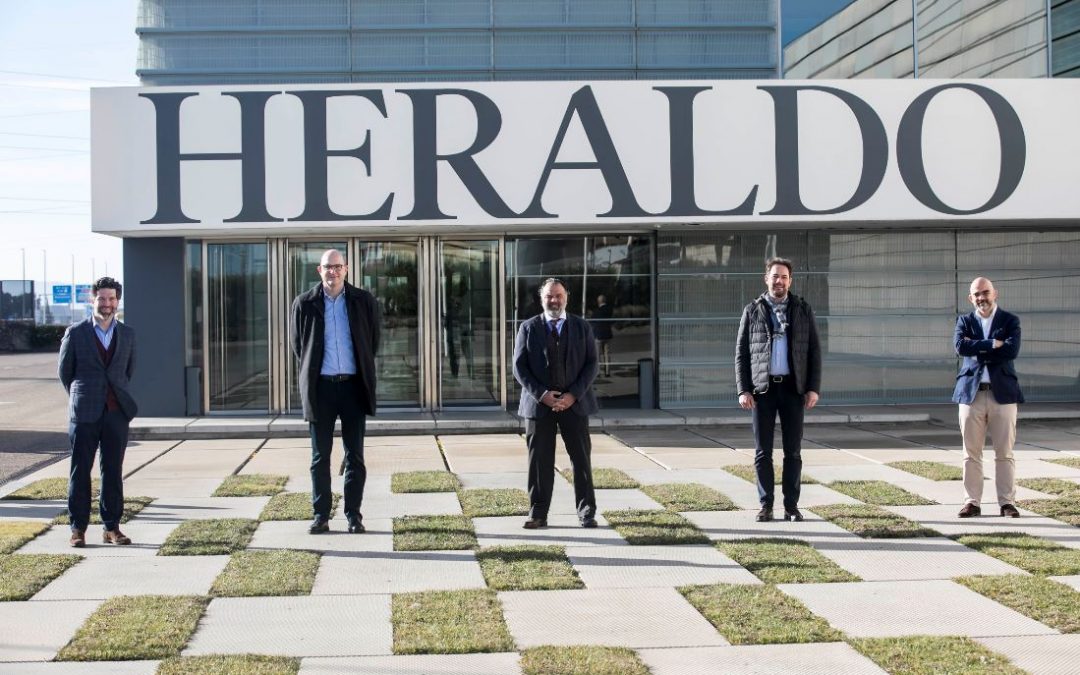 De izquierda a derecha, Iñigo de Yarza, Alexander Diekman, Fernando de Yarza, Kurt Ubelher y Carlos Nuñez, en las instalaciones de HENNEO en Villanueva de Gállego